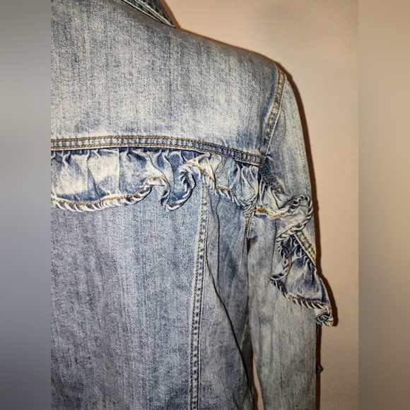 BP Ruffle Jean Denim Jacket Size Medium - Picture 4 of 10